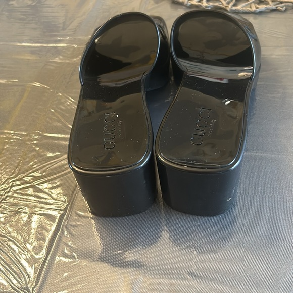 Gucci Rubber Mules in great condition - Picture 2 of 11